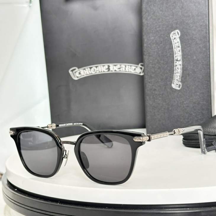 Picture of Chrome Hearts Sunglasses _SKUfw72188529fw